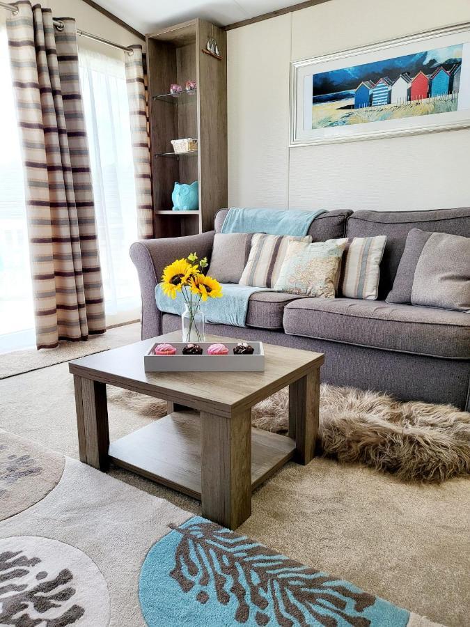 Luxury Woodland Retreat Holiday Home - Shorefield Country Park Downton  Экстерьер фото